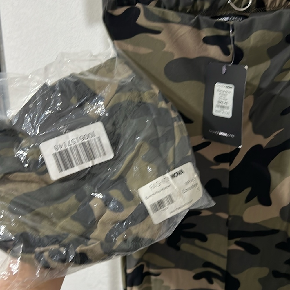 Rompers - Picture 8 of 9